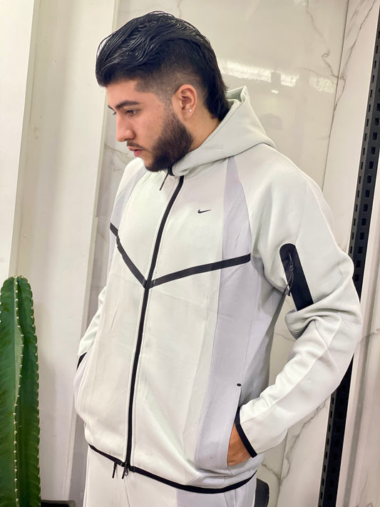CONJUNTO NIKE (TALLA XL)