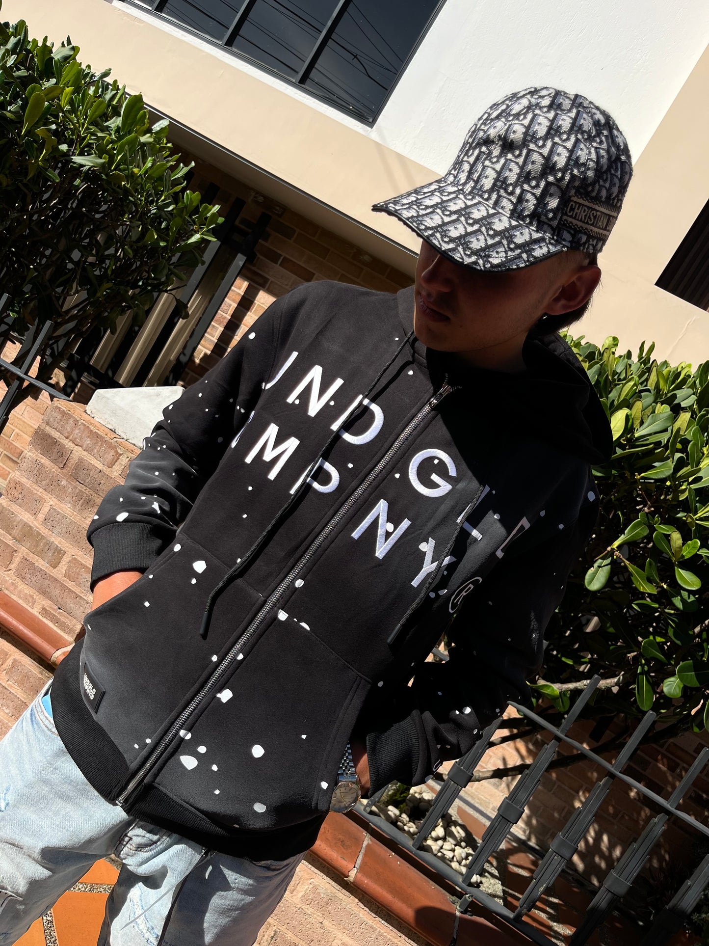 BUZO UNDG (TALLA XL)