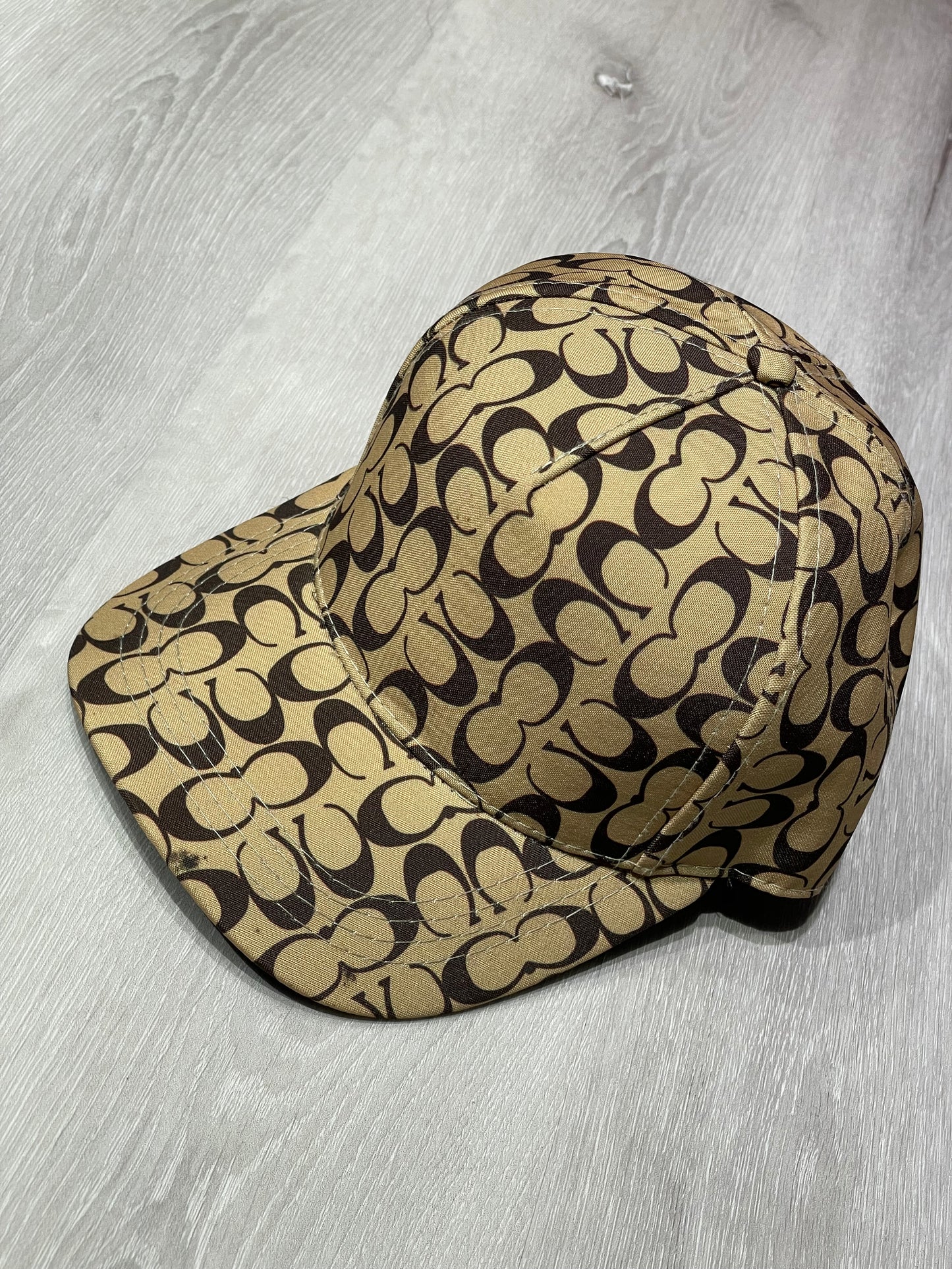 GORRA COACH