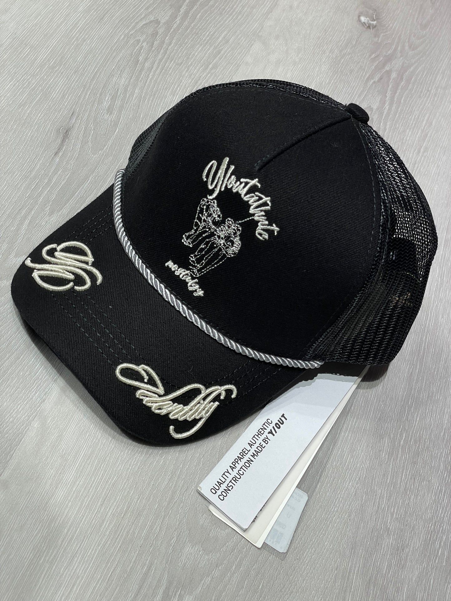 GORRA Y/OUT
