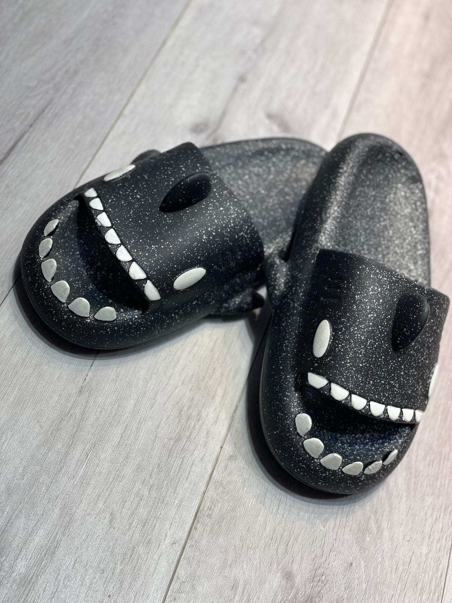 CHANCLAS SHARK (TALLA 42)